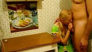 Рогоносец на службе, а путана супруга уже сношается с любовником