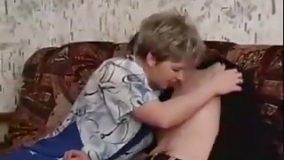 Секс по пьяни с пожилой одинокой соседкой в квартире